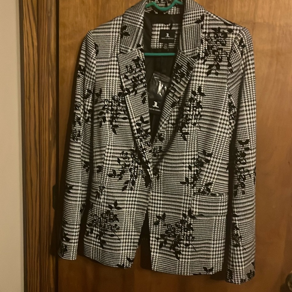 Women’s floral blazer